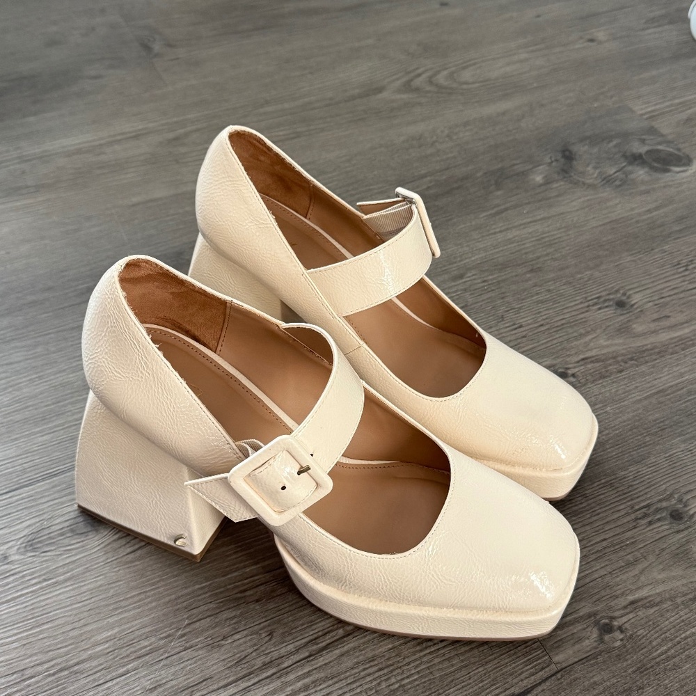 Chic french cream Mary Jane heels from Circus by Sam Edelman